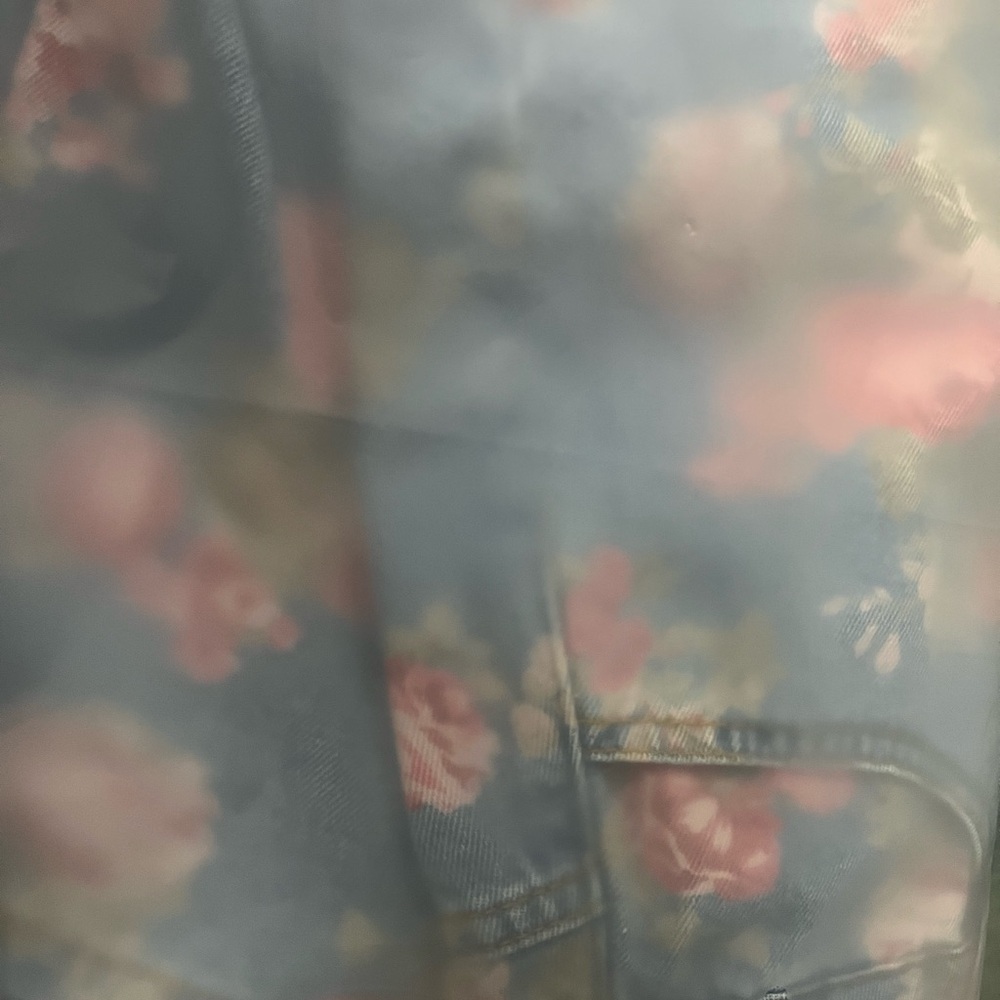 NIP Denim Midi Skirt Floral Patterned with front slit and pockets. 💐 - Picture 4 of 5